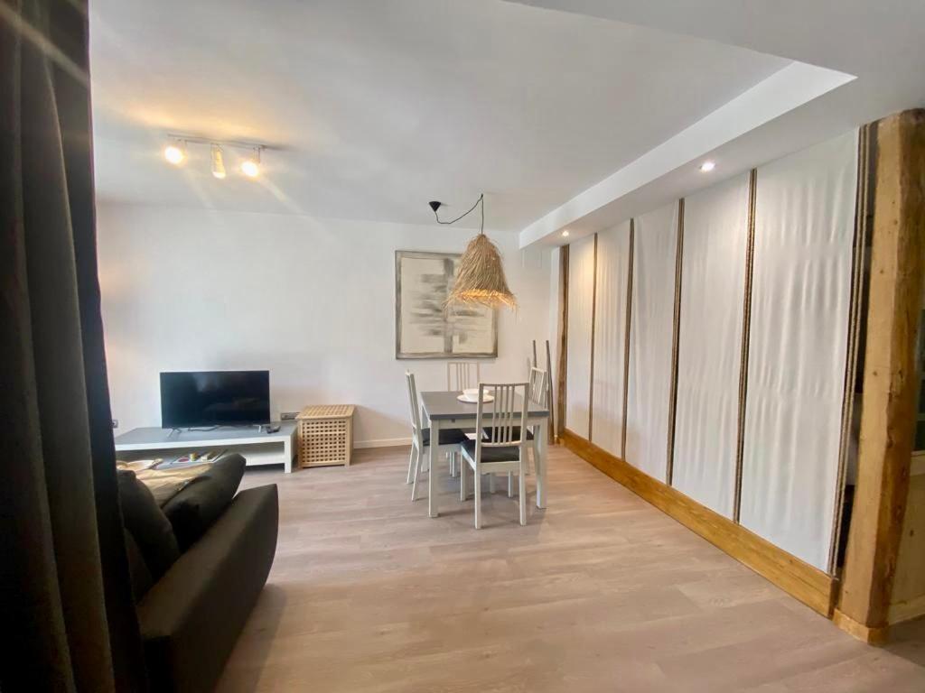 Luxury House Valencia D'Aneu Apartamento Exterior foto