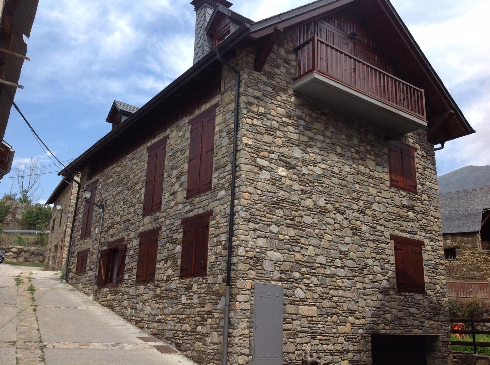 Luxury House Valencia D'Aneu Apartamento Exterior foto